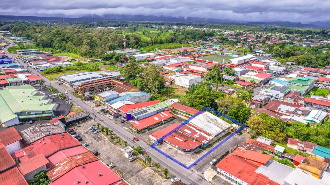 ¡Investment Opportunity: Prime Commercial Property with High Revenue Potential and great Location!