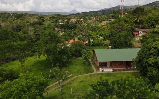 Tronadora house for sale near Arenal Lake Costa Rica with acreage
