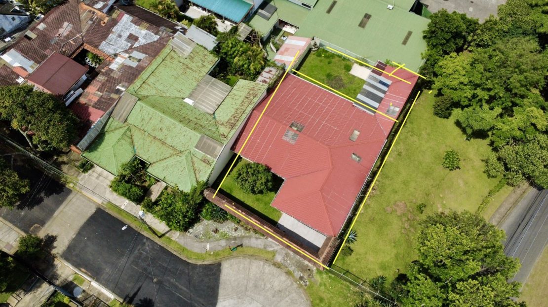 Spacious Property in Curridabat Just 200 Meters from Plaza del Sol – Perfect for Living or Business