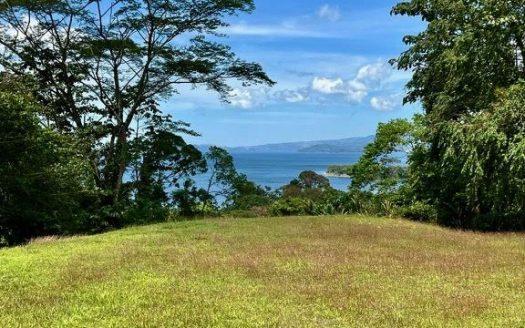Stunning Buildable 3.4 Acre Lot in La Union with Panoramic Lake Arenal Views