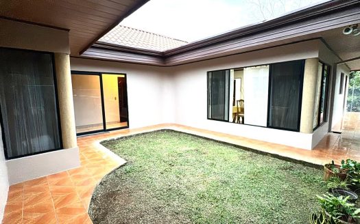 Large family estate 2 acres