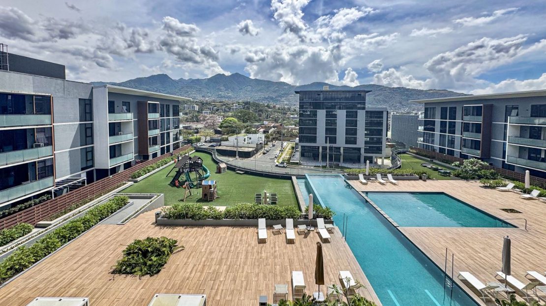 Penthouse Escazu Village Urban living -mountain & city views