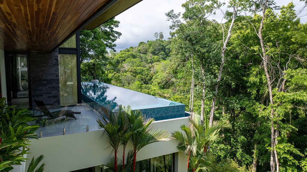 Luxury Living in Manuel Antonio's Prestigious La Reserva – Casa Jasmine