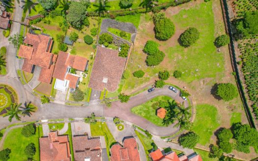 Land for Sale in Roble Sabana Condominium, Colinas de Montealegre – 951 m²