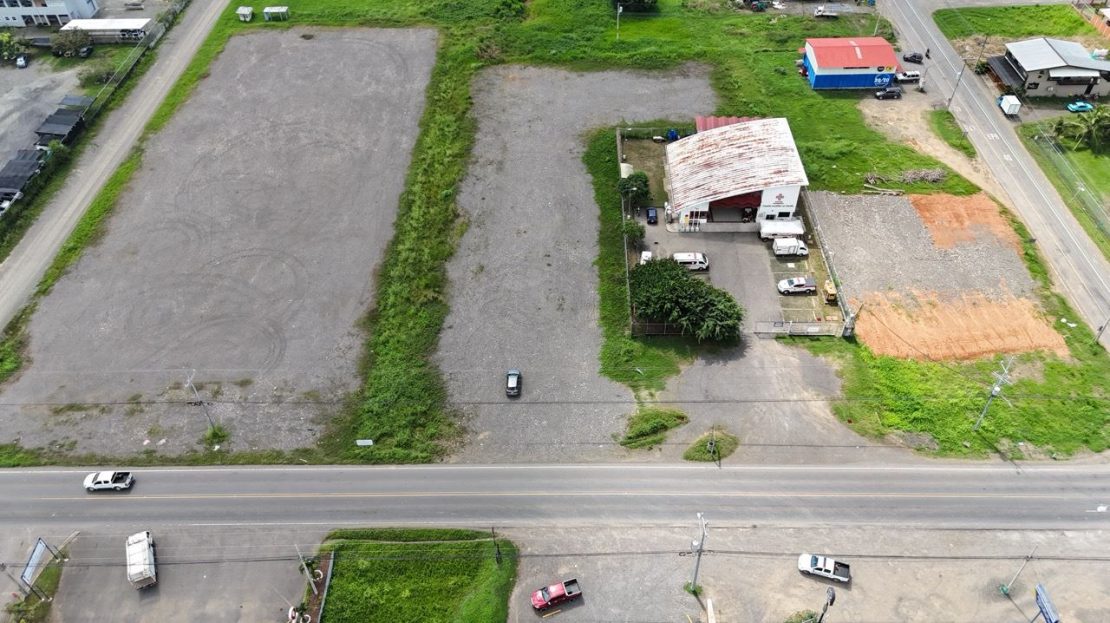 Commercial Lot along a tourist route on highway between Jaco and Quepos - all services are connected