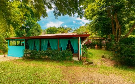 🏡 Casa del Sol – Fully Renovated 3-Bedroom Home Near Playa Sámara Guanacaste | REMAX