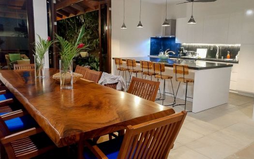 Casa Samba – Tropical Balinese Style Rental Home