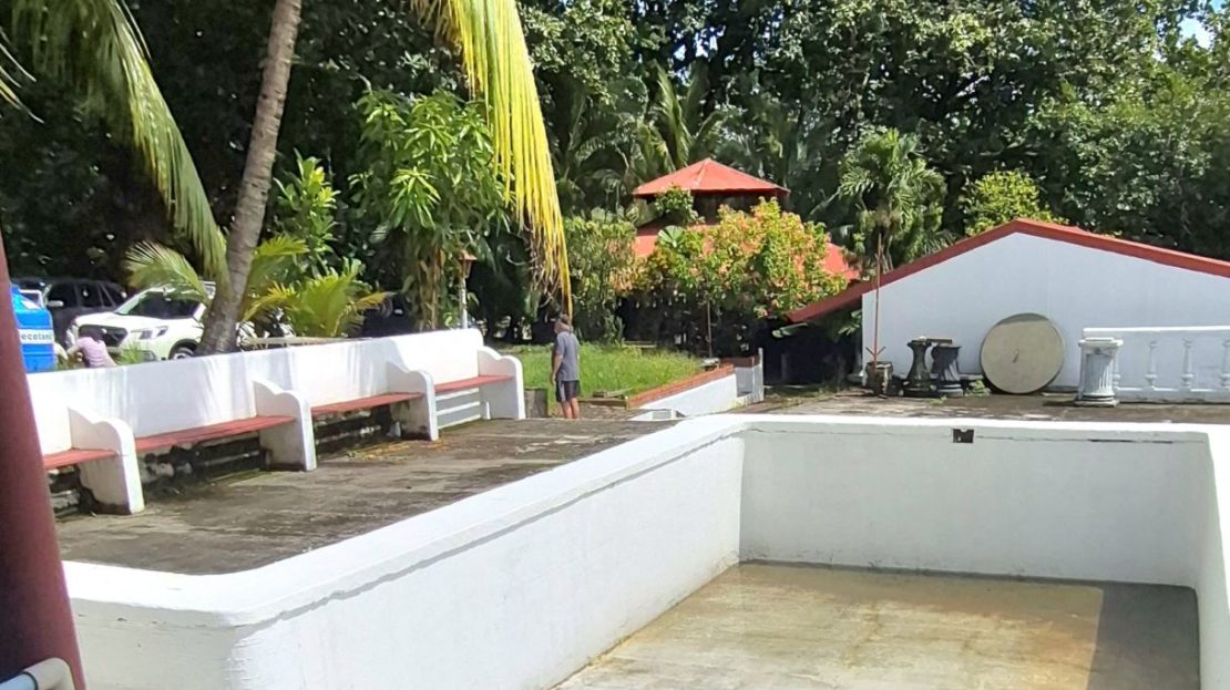 Versatile Property with Multiple Buildings