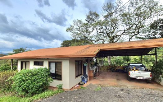 Tranquil Country Home Just Minutes from Downtown Atenas