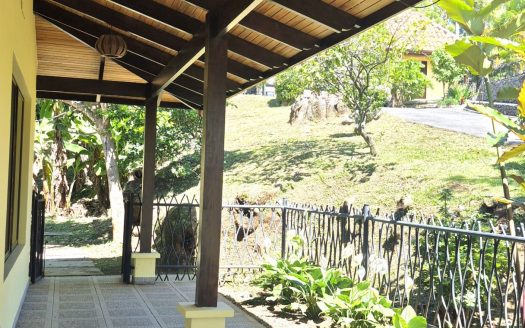 Charming Country-Style Home for Rent in Gated Pica Flora Community – Atenas