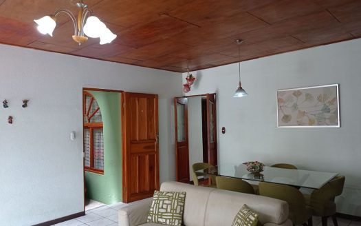 Strategically-located house near downtown San José in San Sebastián