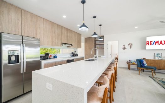 Enclave C3 ~ Best-Priced Resale in The Enclave Community