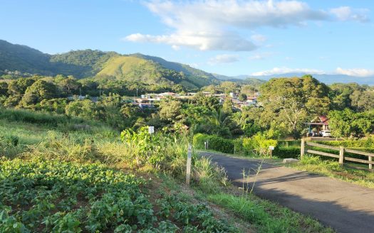 100% usable lot with views of the valley and mountains