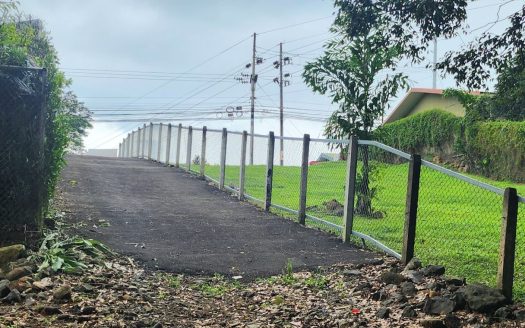 2,891m of usable land with a stream and trees