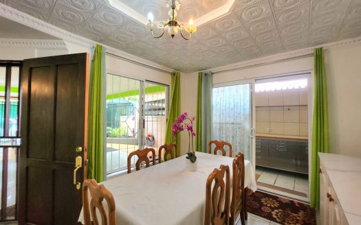 Charming Home & Private Retreat with Income Potential in La Garita, Alajuela