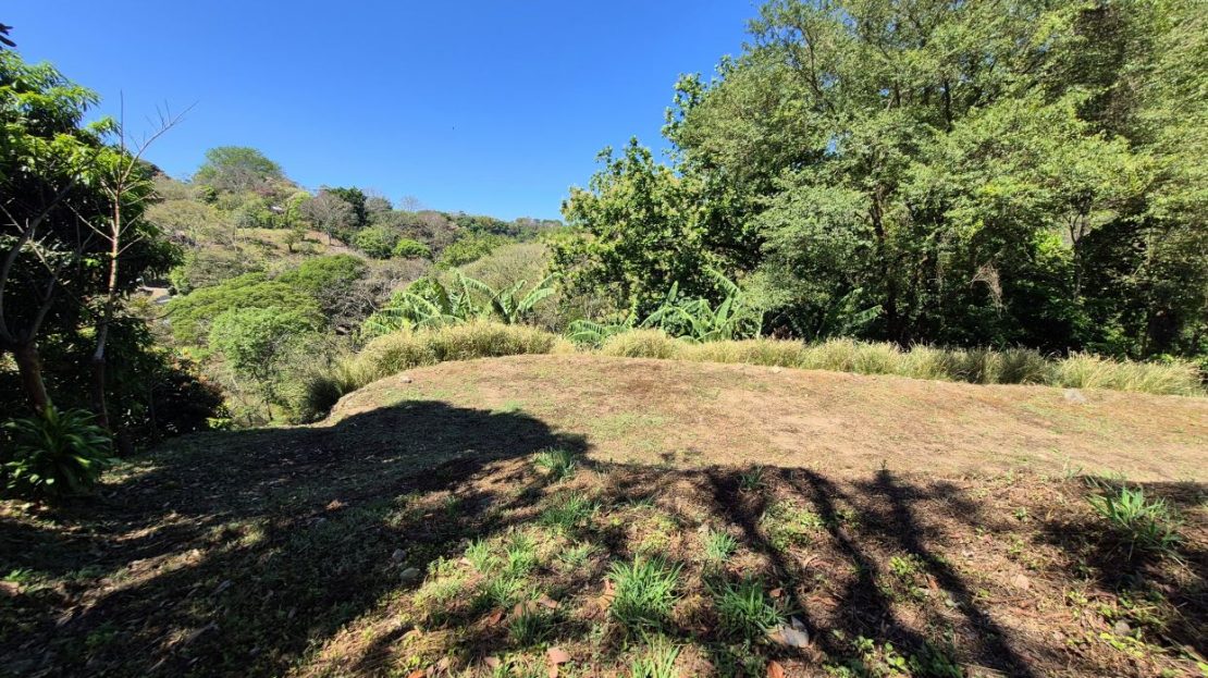 Good size usable lot ready to build