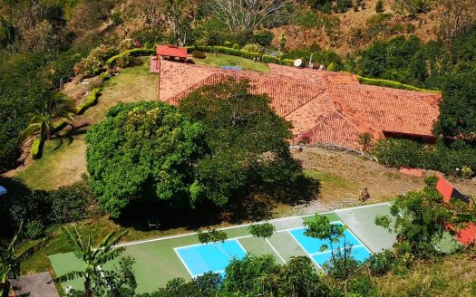 Large airbnb home with big views of the Pacific in Atenas