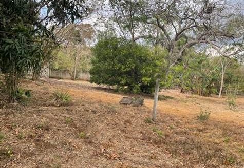 3042m2 in perimeter area already subdivided in Atenas