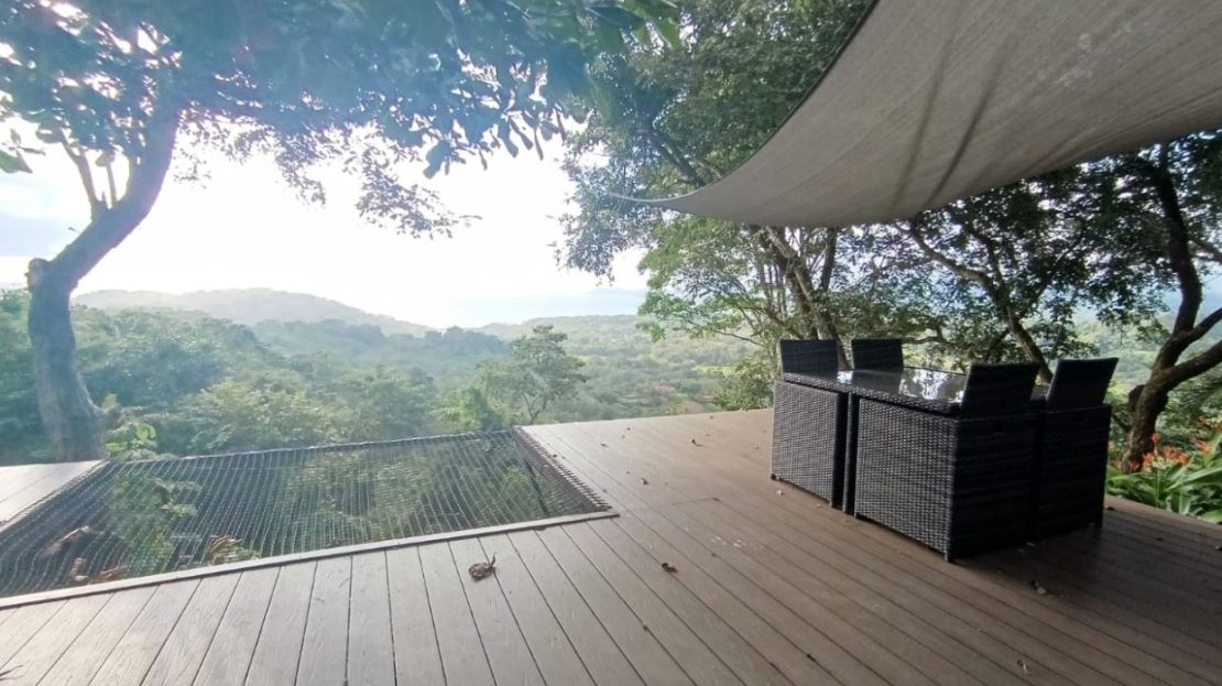 2.2ha Property with Two Apartments & Spectacular Ocean Views