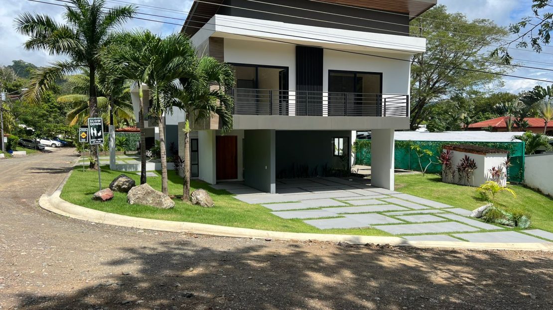 Garabito Central Pacific Costa Rica>Hermosa Beach For Sale 75795 | RE/MAX Costa Rica Real Estate