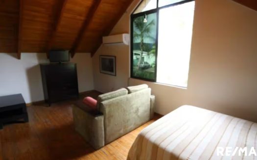 Secluded Jungle Retreat