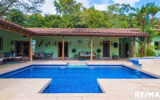 Luxury Poolside Escape