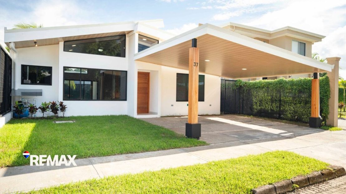 Garabito Central Pacific Costa Rica>Hermosa Beach For Sale 95142 | RE/MAX Costa Rica Real Estate