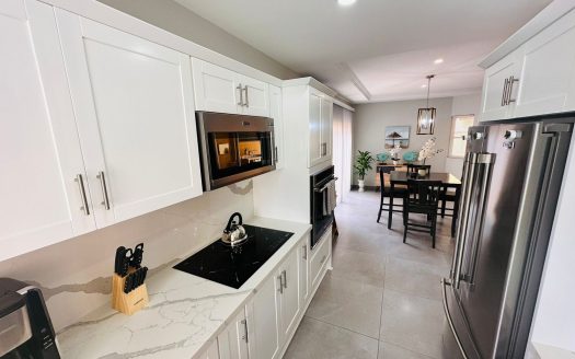 LUXURY TOWNHOUSE NEAR LOS SUEÑOS RESORT AND JACO BEACH