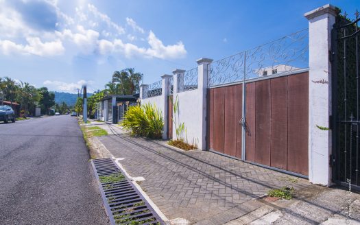 Jaco Beach three bedroom house with pool