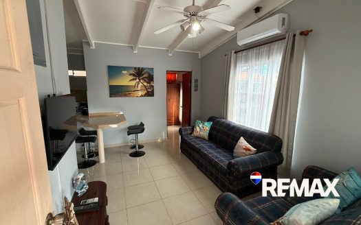 Beautiful Two Bedroom Condo One Block Away from the Beach!