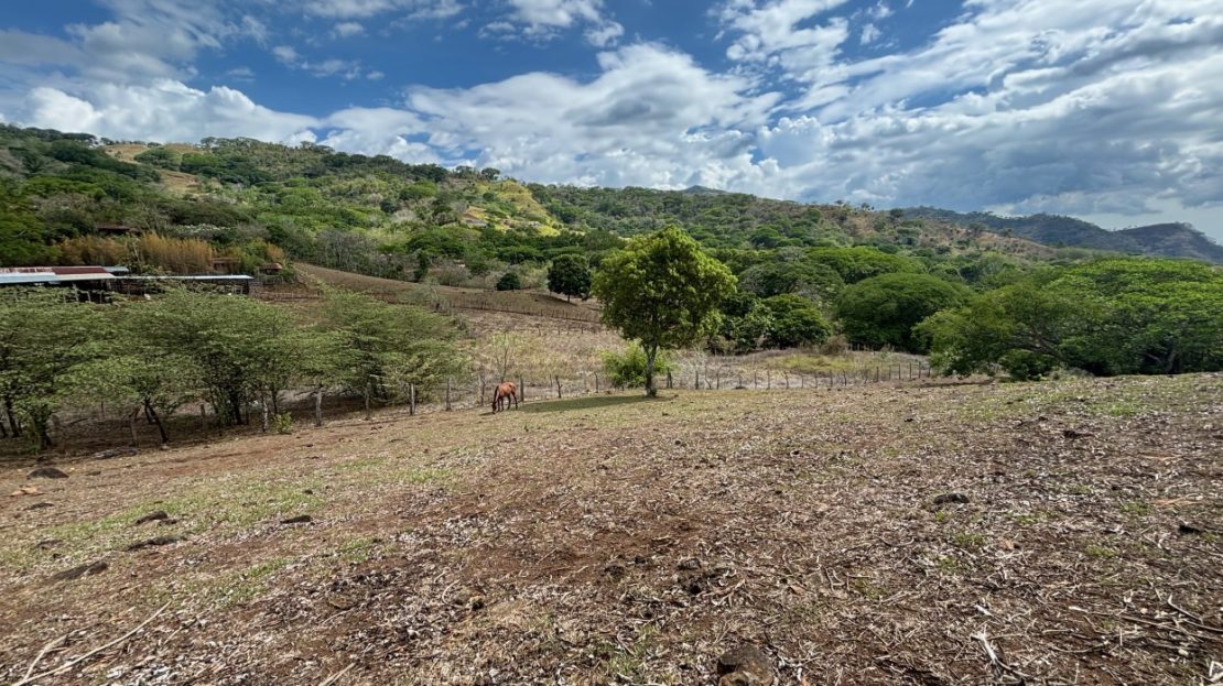 Picturesque lot with views of the Pacific and services available