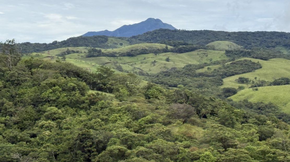 Lake Arenal view lot in Buena Vista Community 5