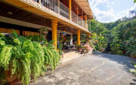 Perfect bed and breakfast, large family home or as a commercial venture.