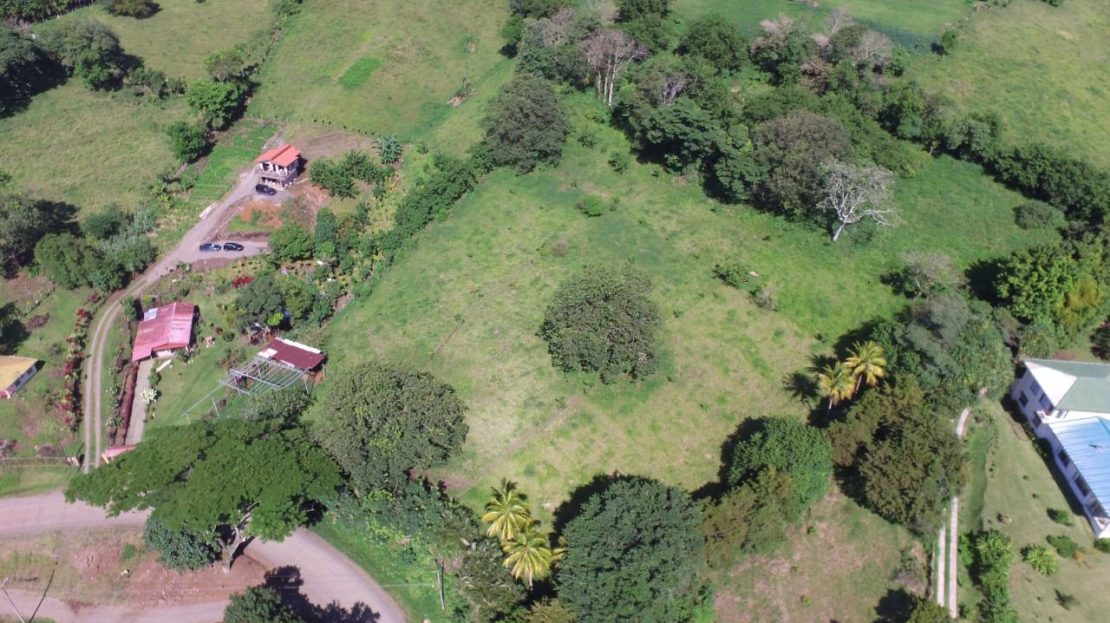 Lakefront property for sale at Lake Arenal