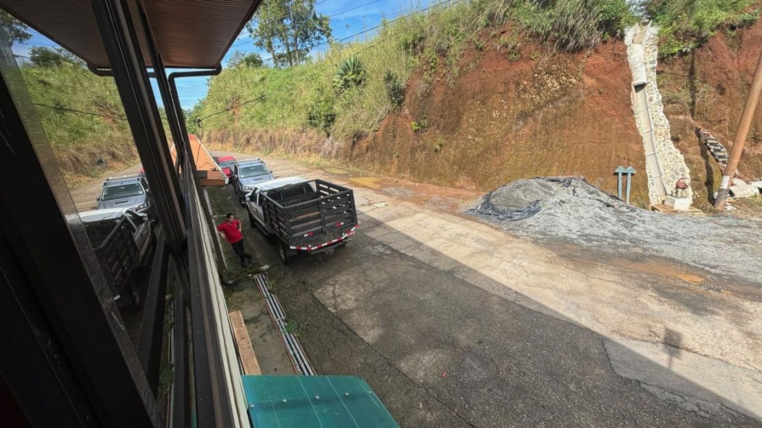 Great commercial-residencial supermarket