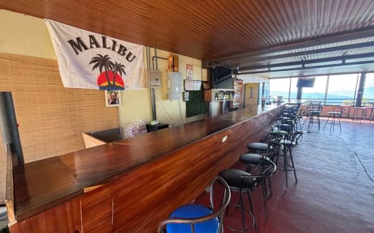 Great commercial-residencial supermarket, bar restaurant, home, etc. mixed zoning