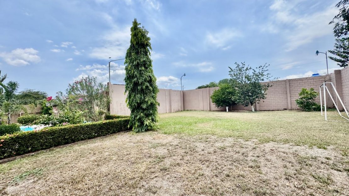 House for sale in Esparza