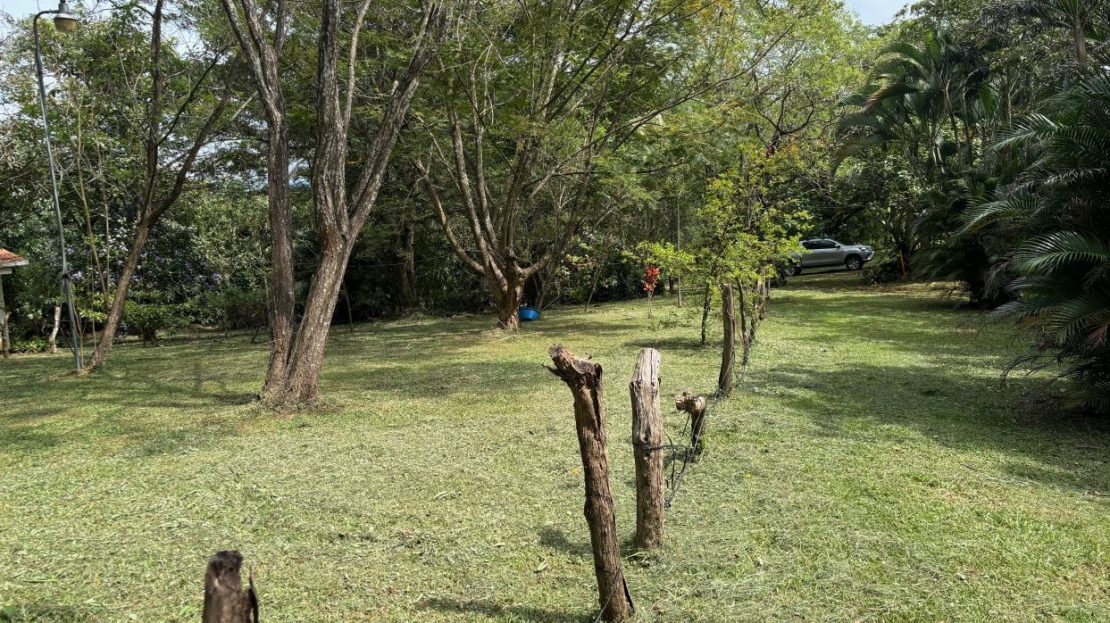 Nice 500m2 (1/8 acre) lots in the Atenas countryside