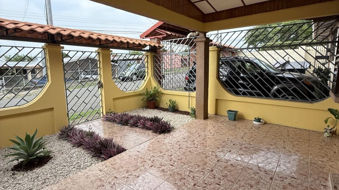 Guanacaste Costa Rica near to Town Excellent Rental property