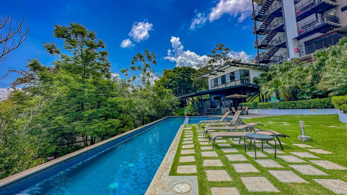 Impeccably furnished apartment for sale