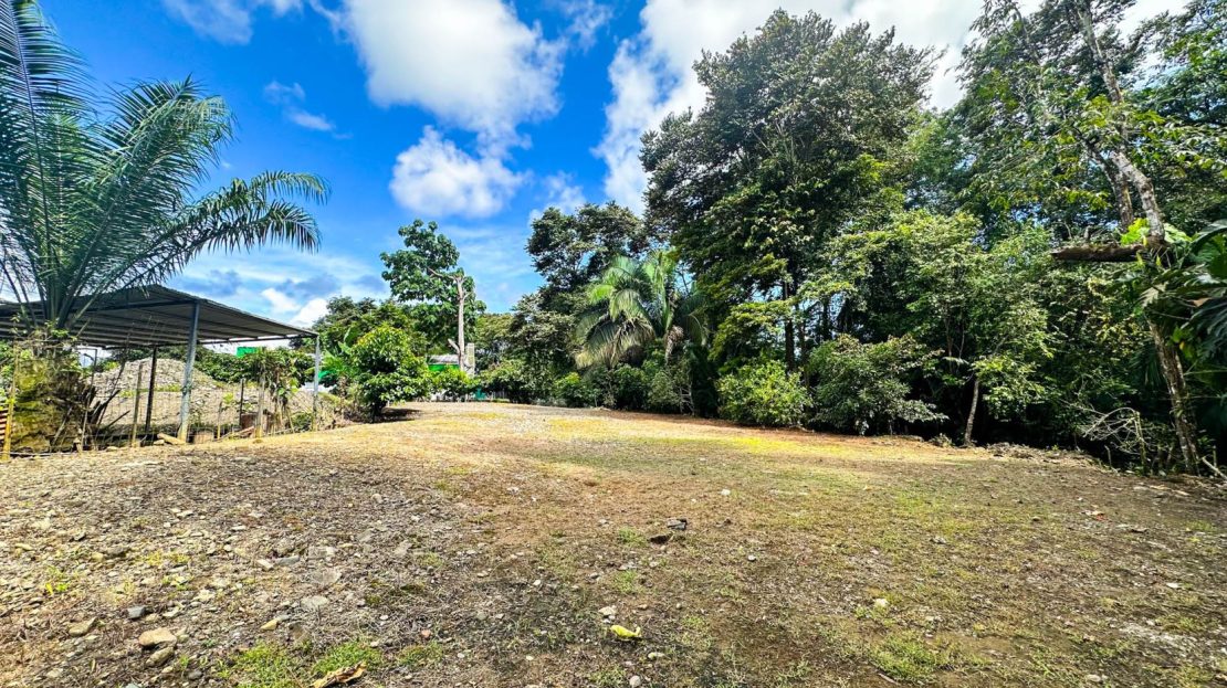 1782 m2 Levelled Lot with Prime Location in Quepos - Ideal for Commercial Projects