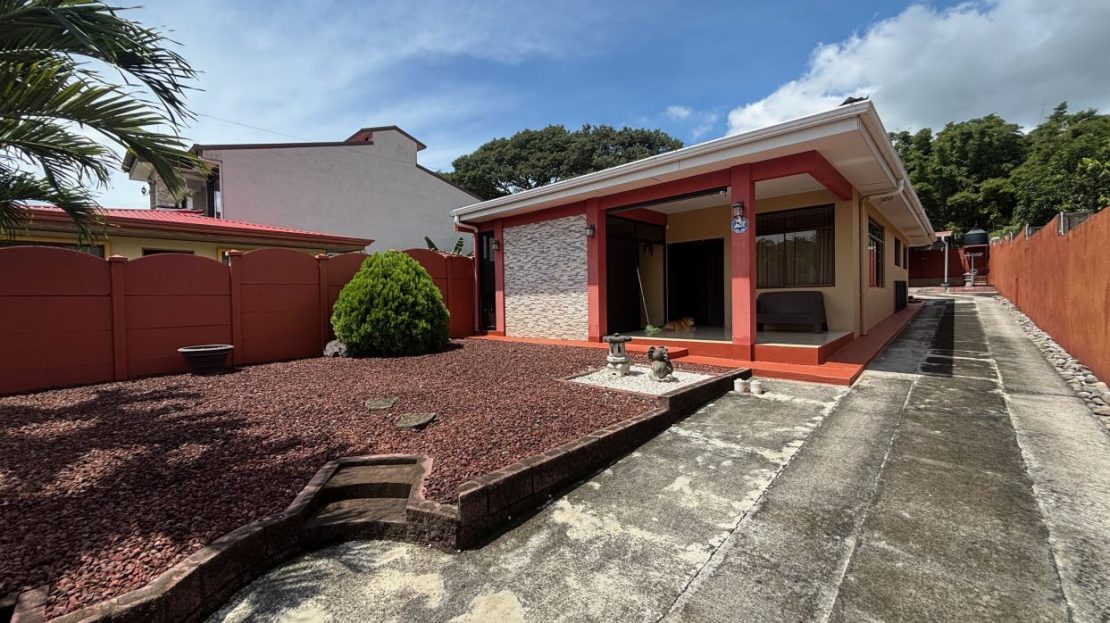 Nice finishes in nice neighborhood of Atenas!