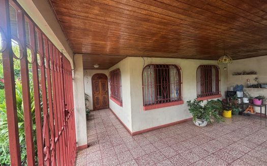 Nicely finished home in Atenas conveniently located near everything