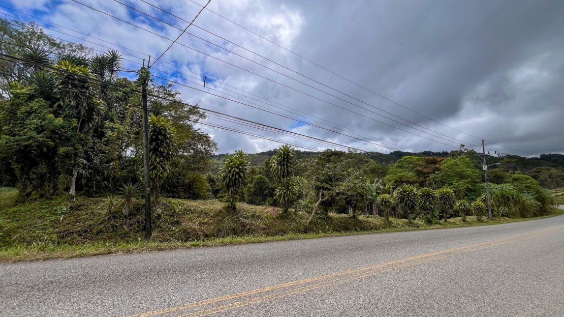 Land Near San Vito Airport ideal for Business or Home