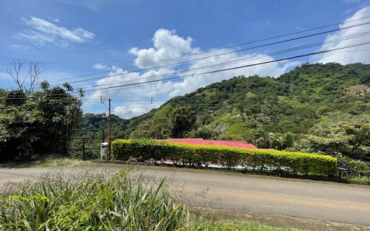 Large home in the coffee hills above Atenas on 1/2 acre – San Isidro, Atenas