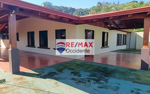 Property and House for Sale in San Miguel de Naranjo, Alajuela, Costa Rica