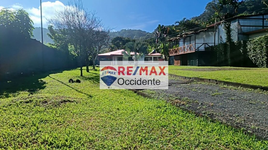 Property and House for Sale in San Miguel de Naranjo