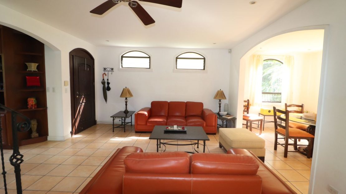 ELEGANT HOME "REDUCED TO SELL" IN A “NATURE RESORT” COMMUNITY