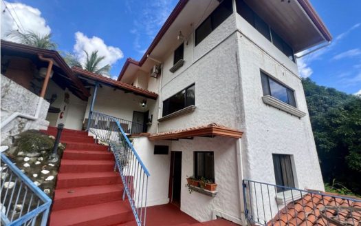 Spectacular 1.5-Hectare Property for Sale: A Natural Oasis with Exclusive Amenities