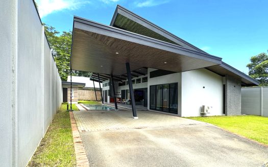 Stunning Open-Concept Home in the Heart of Uvita